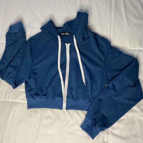 SHEIN Sweaters - (NWOT) SHEIN Navy blue cropped zip up hoodie